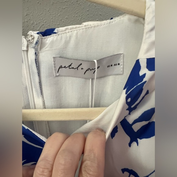 Petal & Pup Aminah Puff Sleeve Cut Out Dress In Blue Floral Size Medium New - Picture 11 of 14